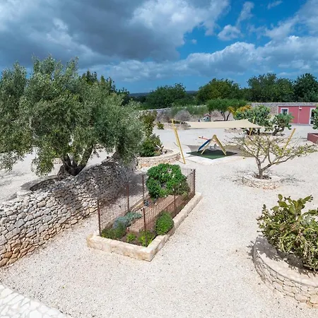 Casa Farlisa, Antico Baglio Con Piscina Villa Scicli