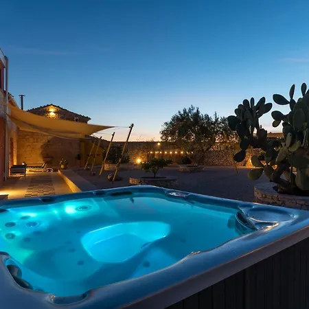 Casa Farlisa, Antico Baglio Con Piscina *