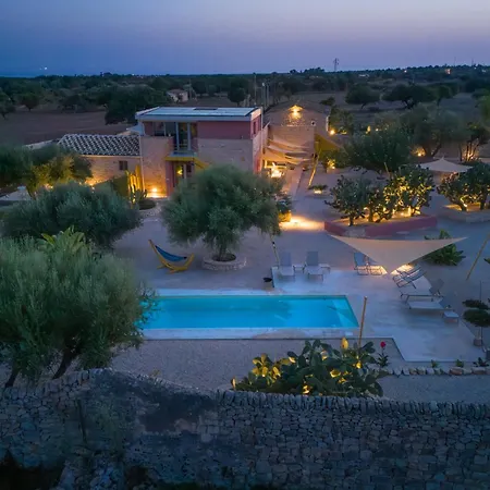 Casa Farlisa, Antico Baglio Con Piscina Villa Scicli