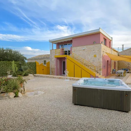 Casa Farlisa, Antico Baglio Con Piscina Scicli