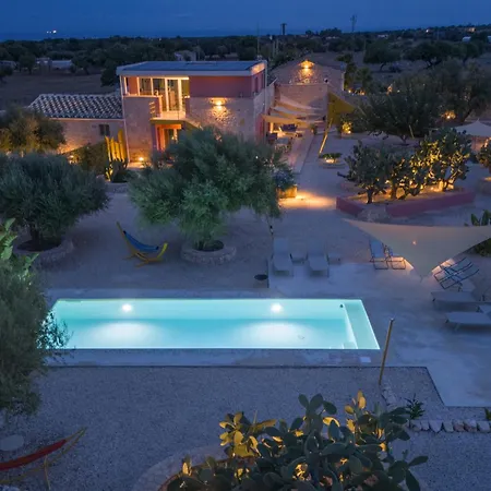 Villa Casa Farlisa, Antico Baglio Con Piscina Scicli